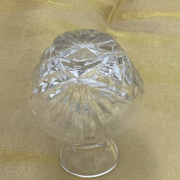 Two Miniature Cut Glass Vases - Picture 9 of 11